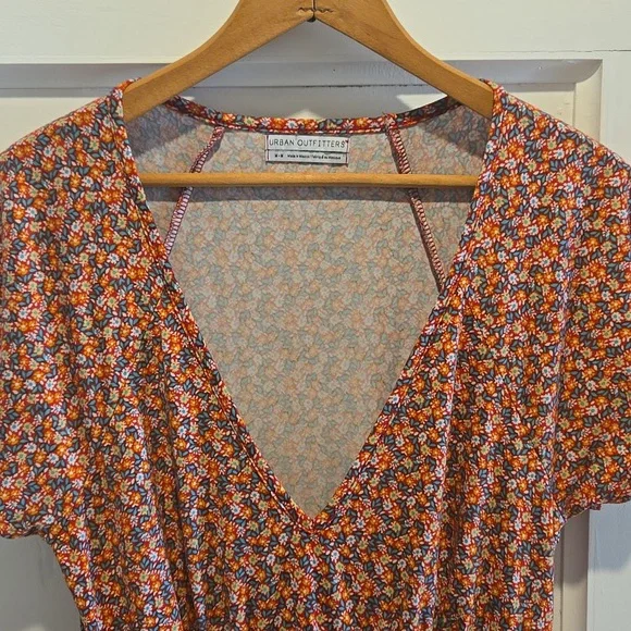 Urban Outfitters Red Floral Dress - Picture 5 of 10